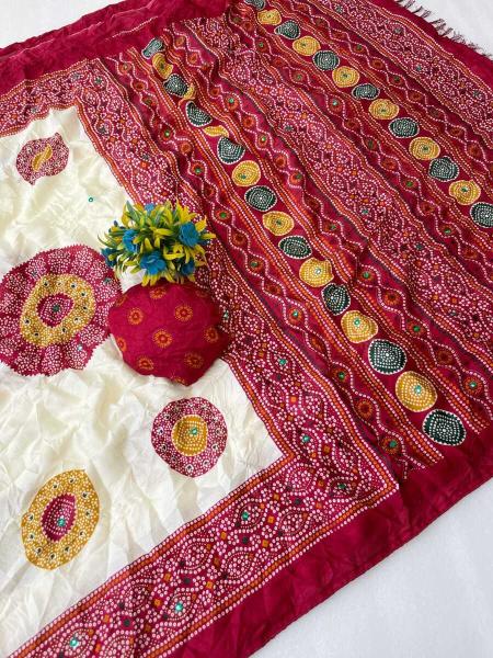 Vastrangan sasumaa bandhani wholesale sarees saree store